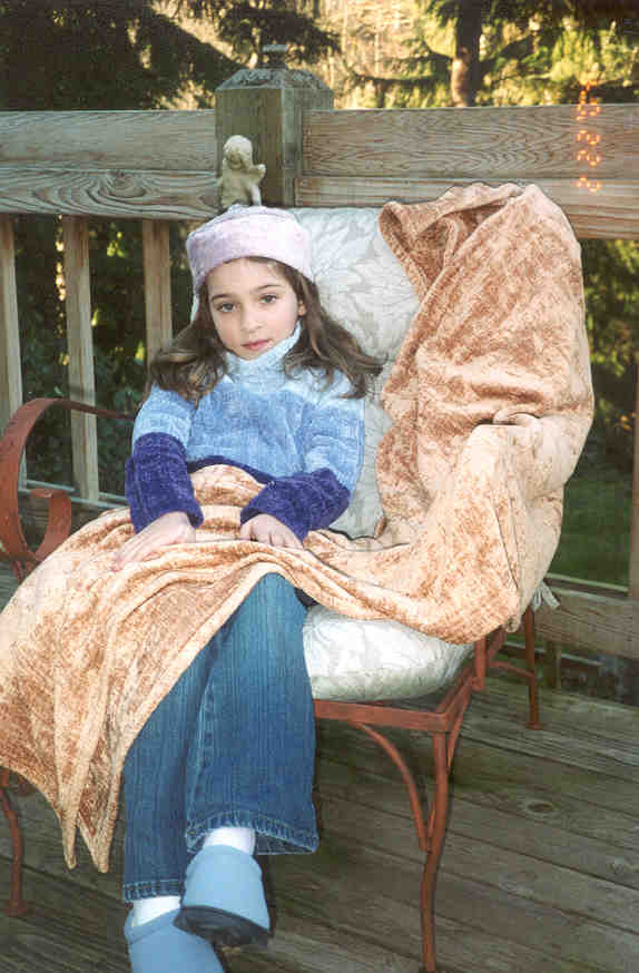 img/Kahte_in_chenille _blanket.jpg